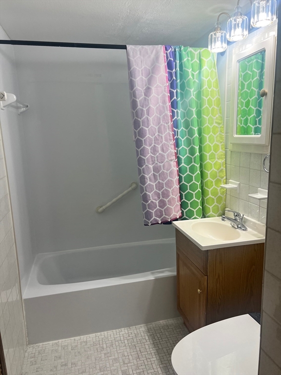 32 Pleasant Dr, Stoughton