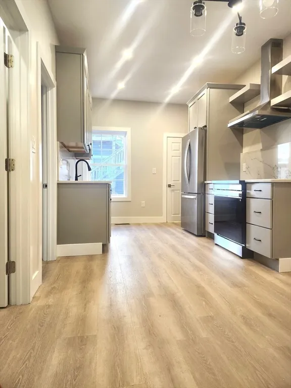 264 Bowen St, South Boston