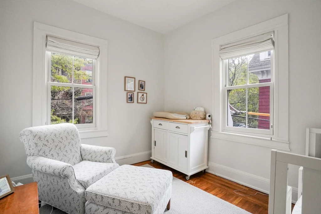 8 Florence St, Cambridgeport