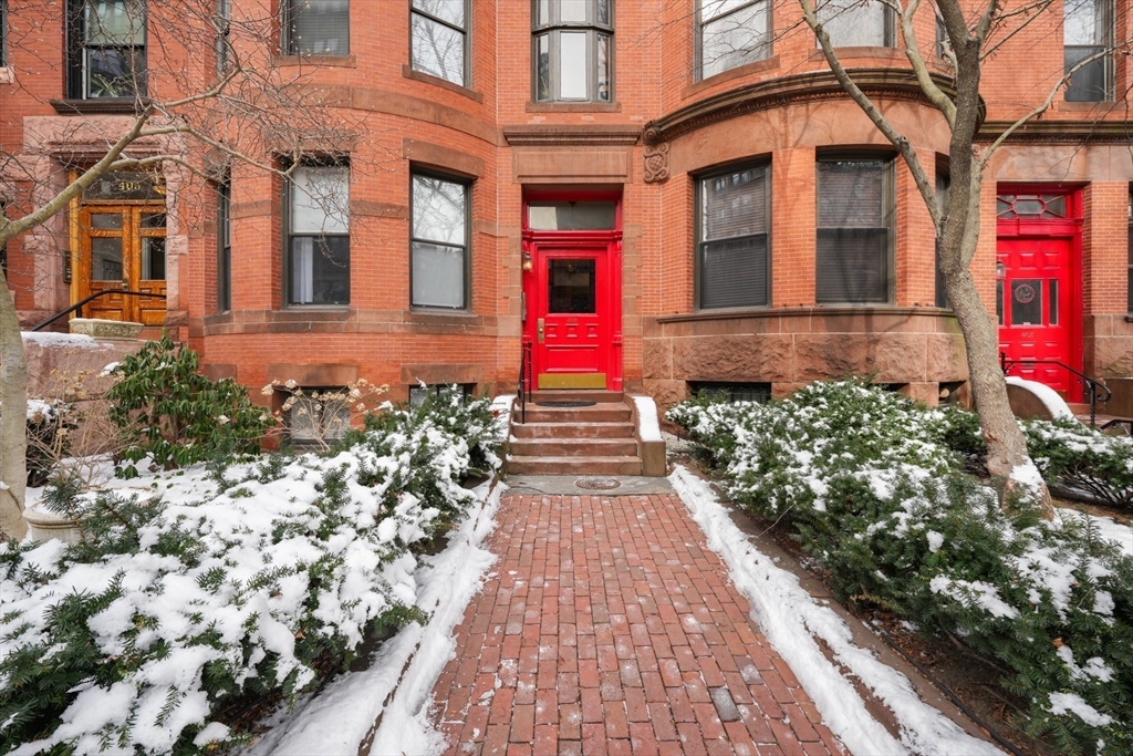403 Marlborough St, Back Bay