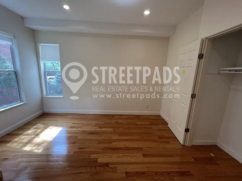 379 Harvard St, Mid-Cambridge