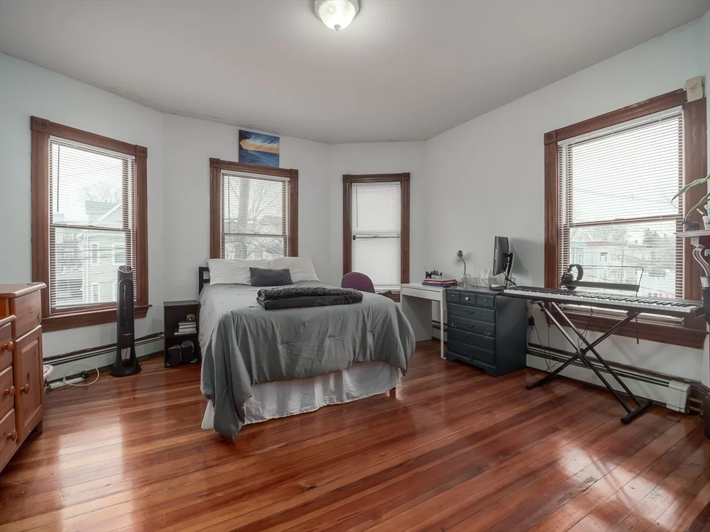 318 Beacon St, Ward Two