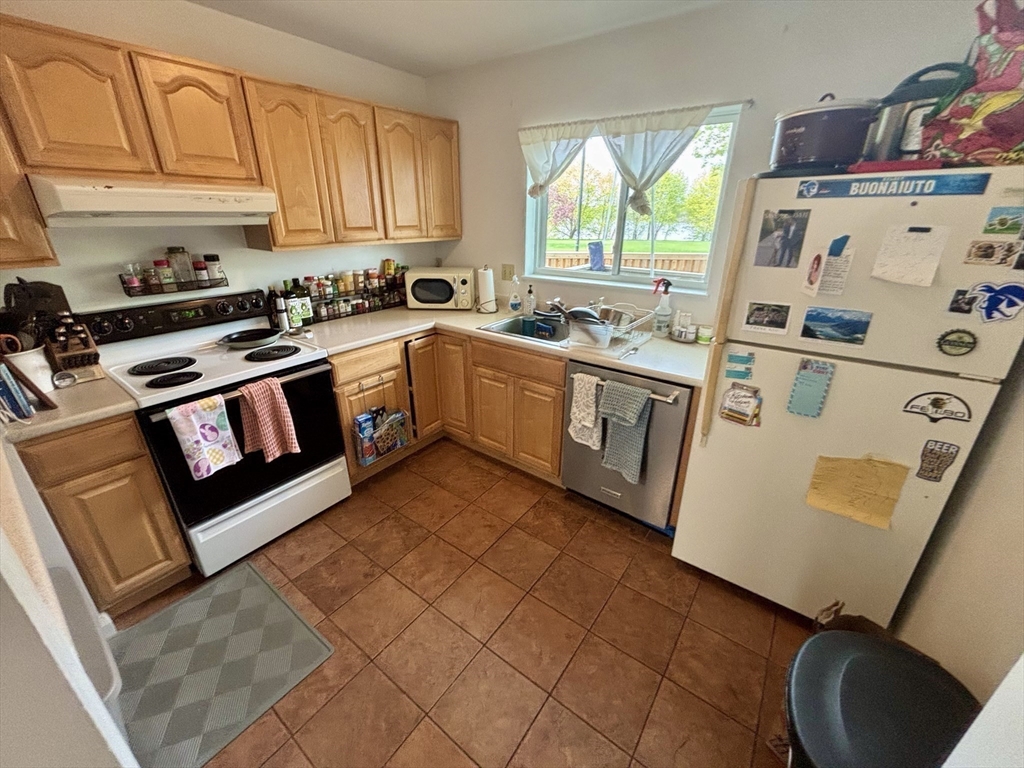 125 Governor Winthrop, Ten Hills