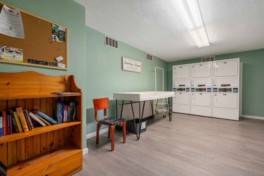 3 Summit Dr, Reading