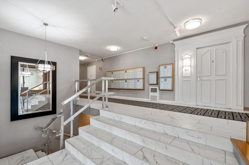 20 Hammond Pond Pkwy, Chestnut Hill