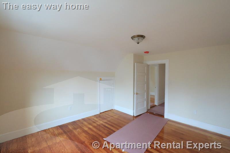 14 Bay State Ave, Davis Square