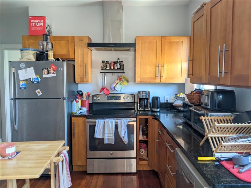 41 Belknap St, West Somerville