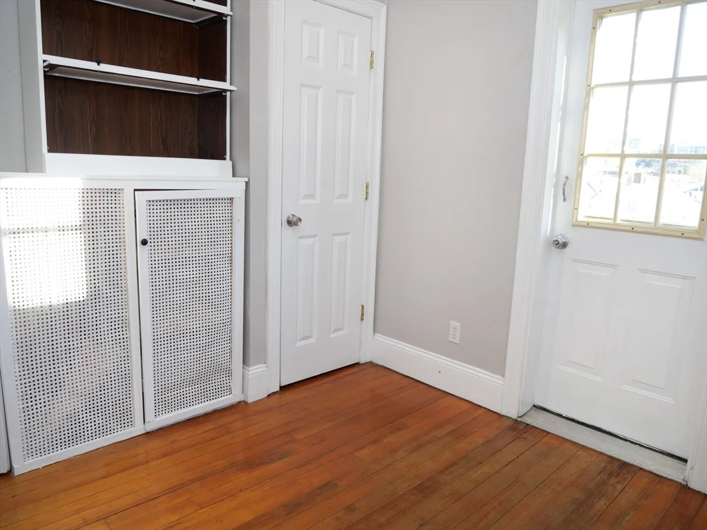 14 Chestnut Hill Ave, Brighton