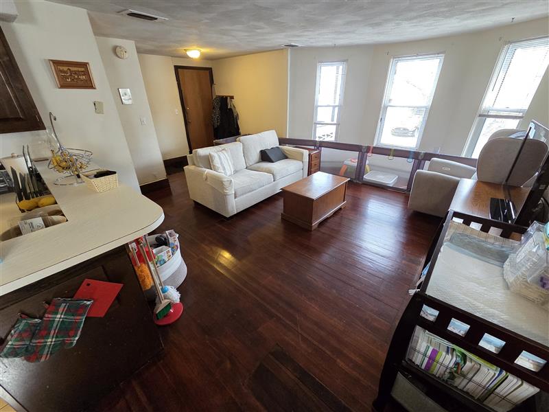 95 Kidder Ave, Powder House Square