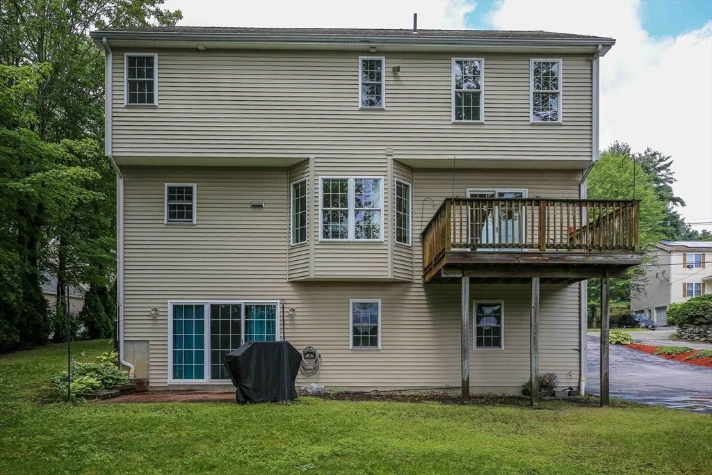 142 Olean St, Tatnuck