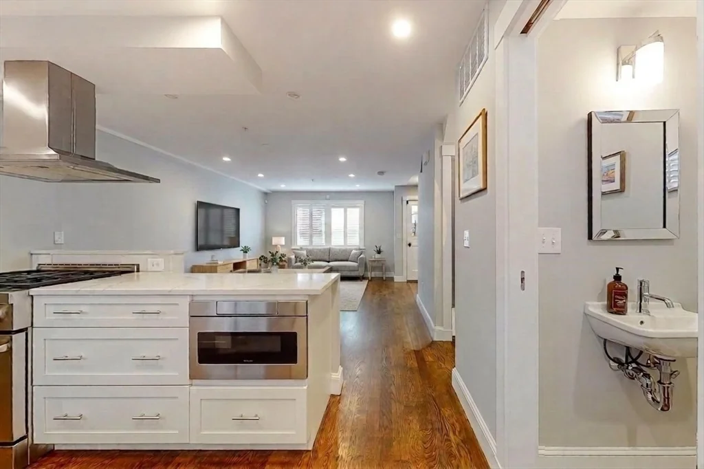5 Atwood Sq, Jamaica Plain