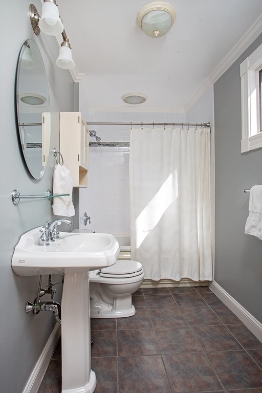 18 Hunt St, Watertown