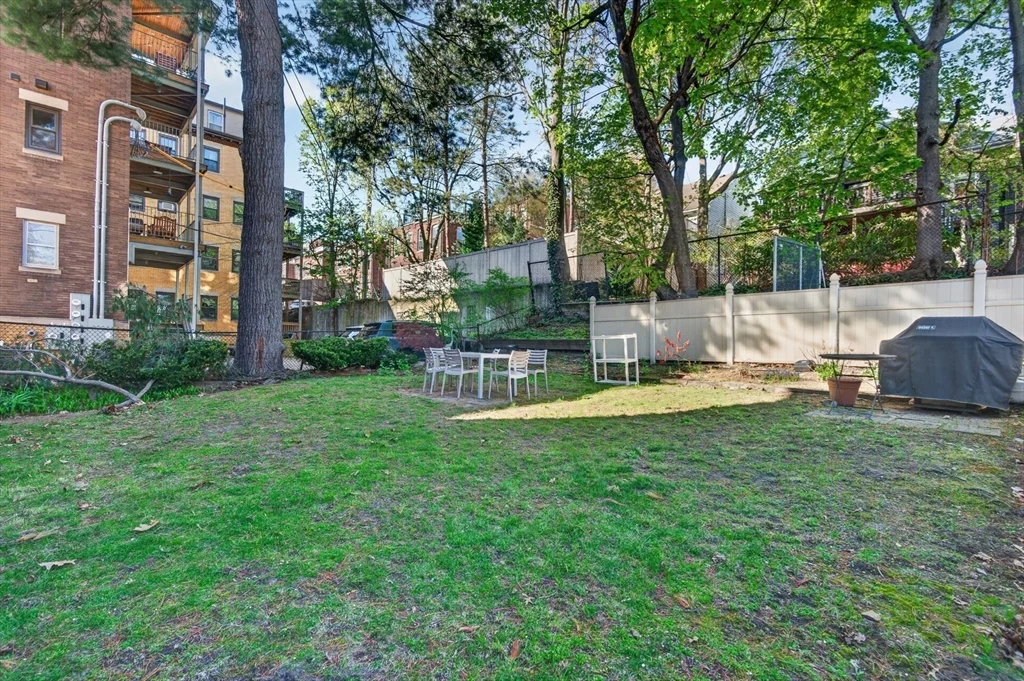 17 Park Vale, Coolidge Corner