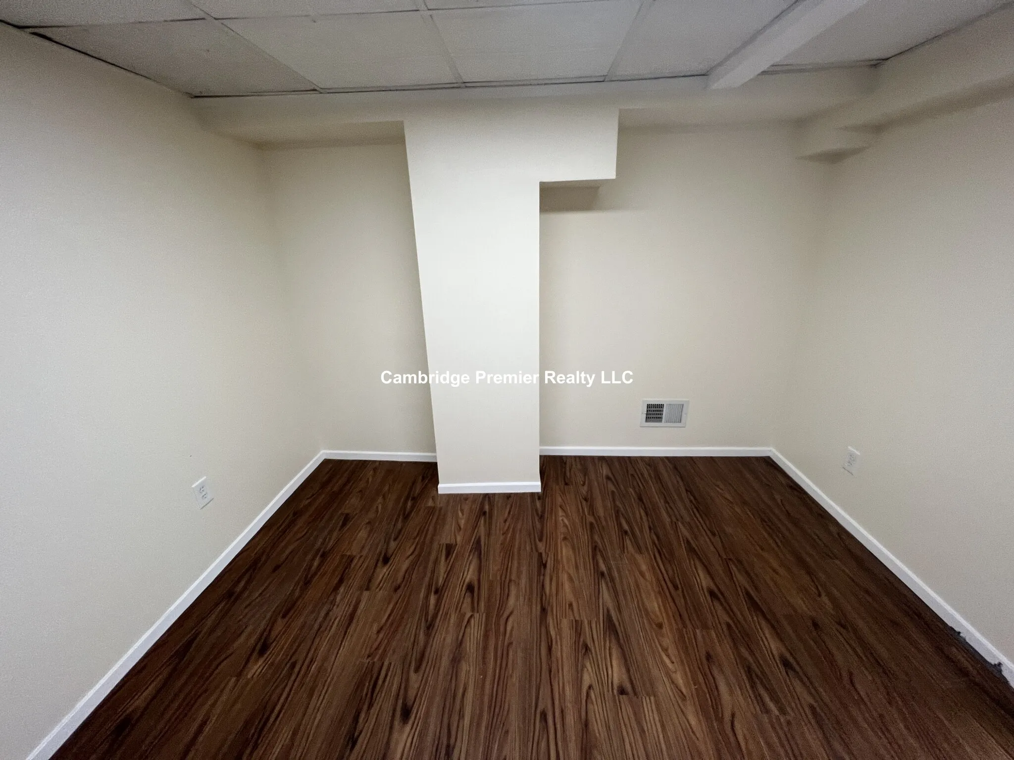 10 Wallace St, Tufts