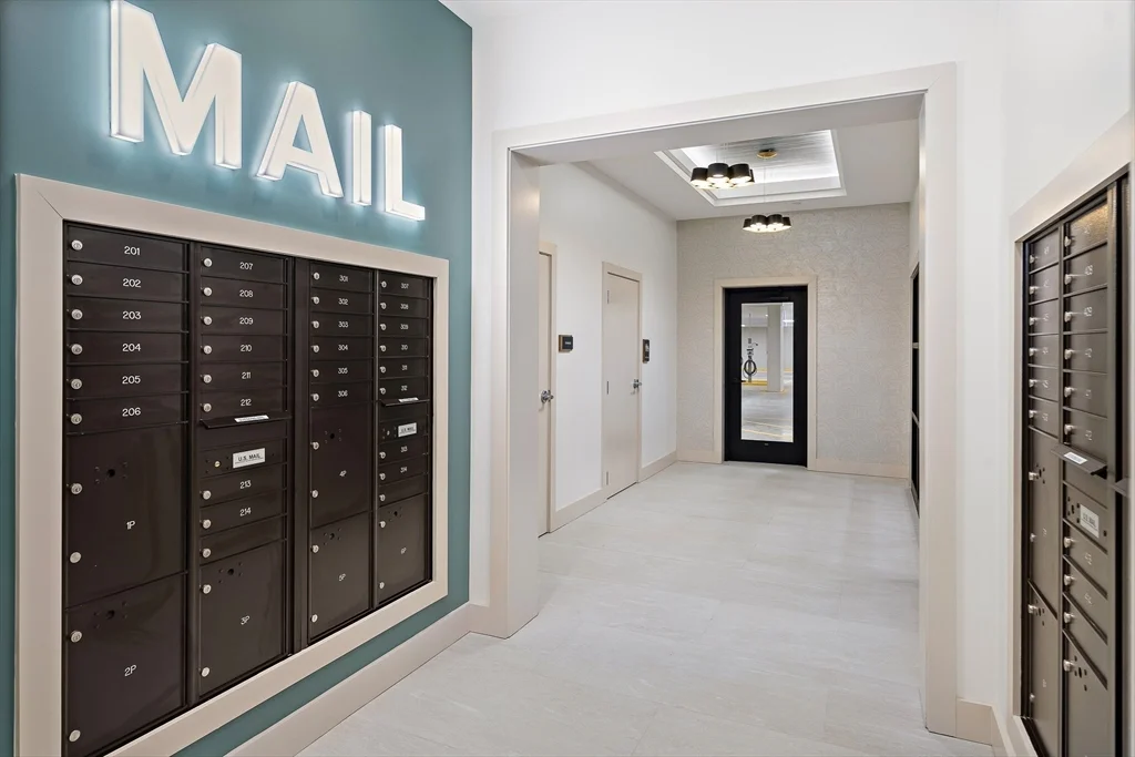 1025 Massachusetts Ave, Arlington Heights