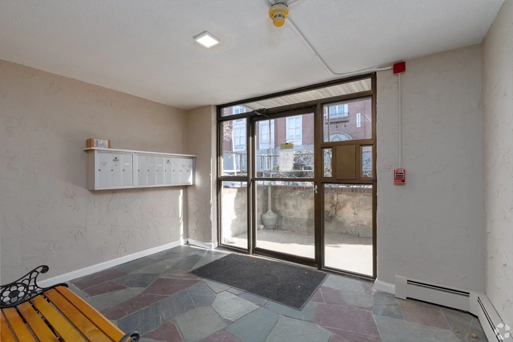 136 School, Winter Hill