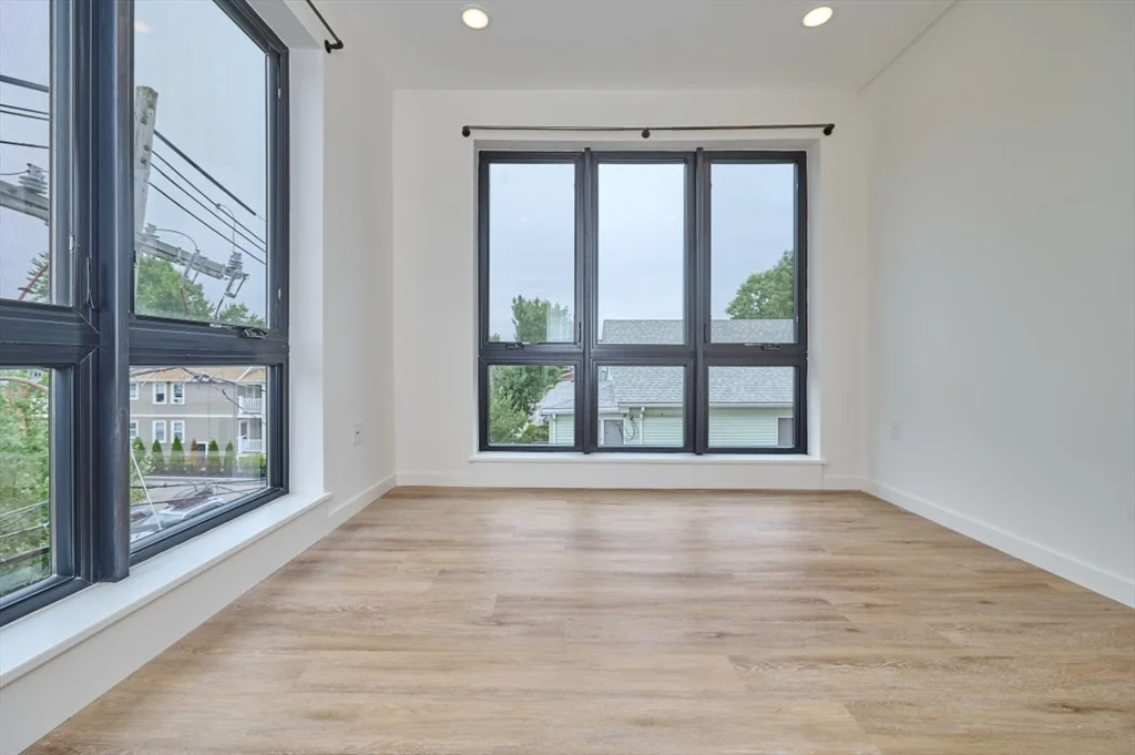 80 Broadway, East Arlington