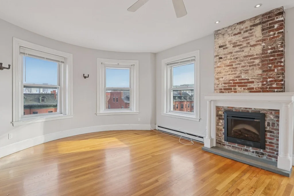 583 Massachusetts Ave, Roxbury