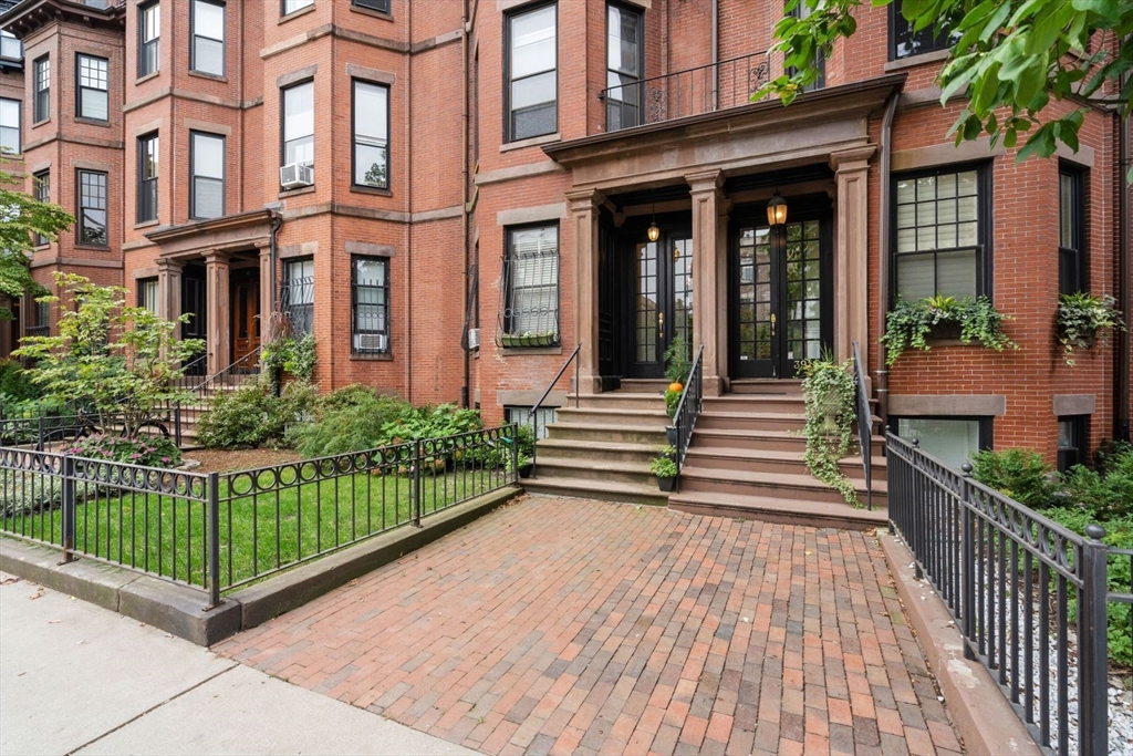 389 Beacon St, Back Bay
