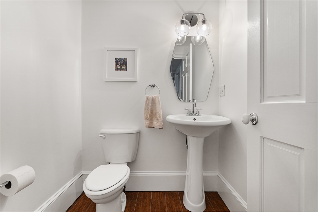 17 Atlantic St, South Boston