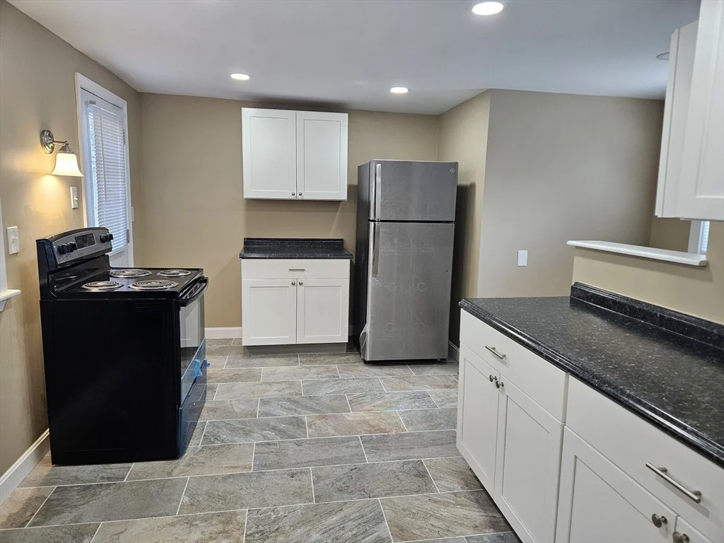 44 Chestnut St, Marlborough