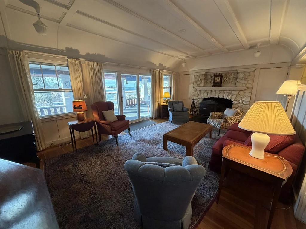 630 Washington St, Gloucester