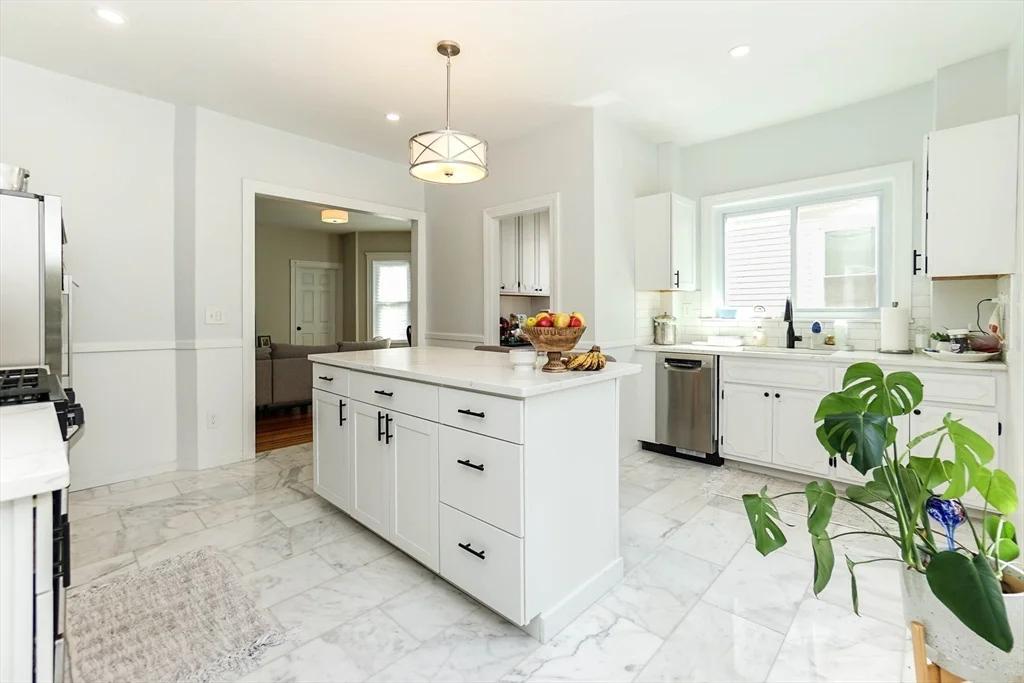 51 Main St, Winter Hill