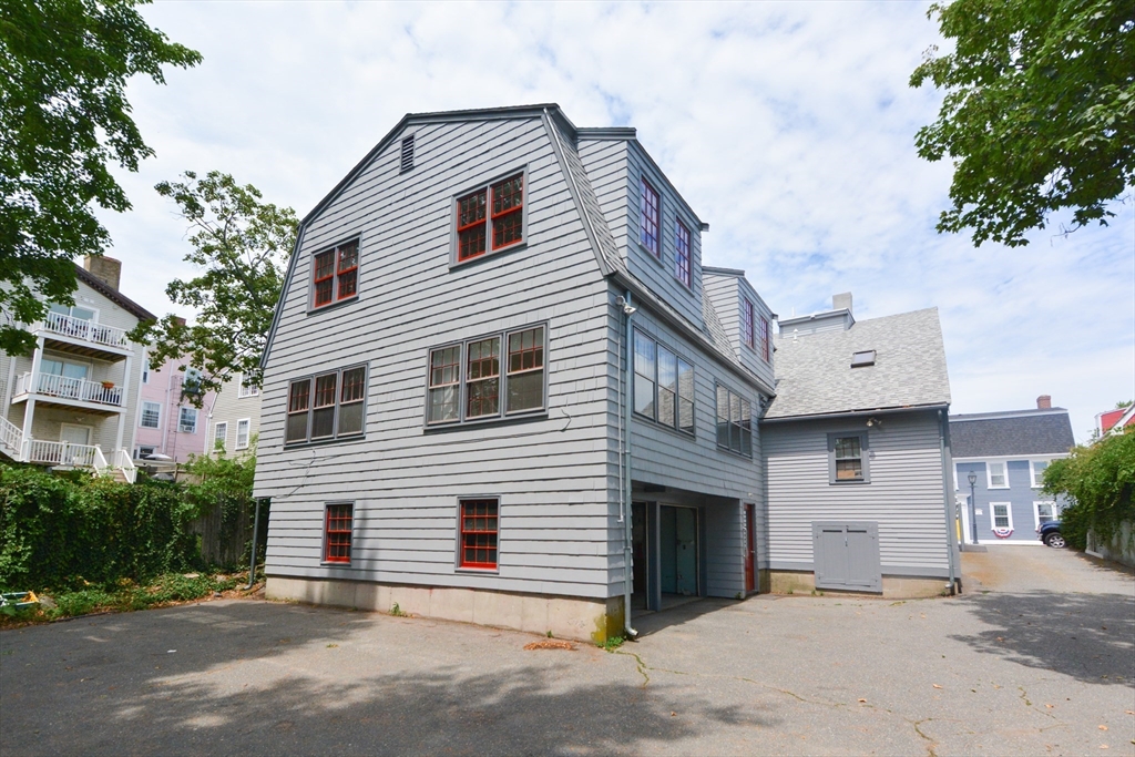 9 State St, Marblehead