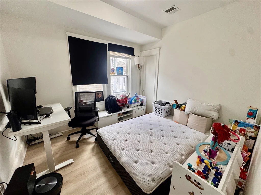 127 Eliot St, Chestnut Hill