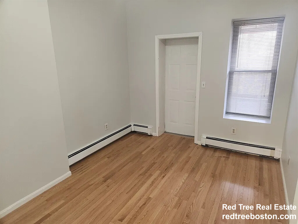 3148 Washington St, Jamaica Plain