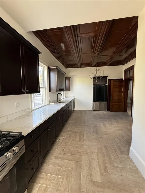 72 Belmont St, Fall River