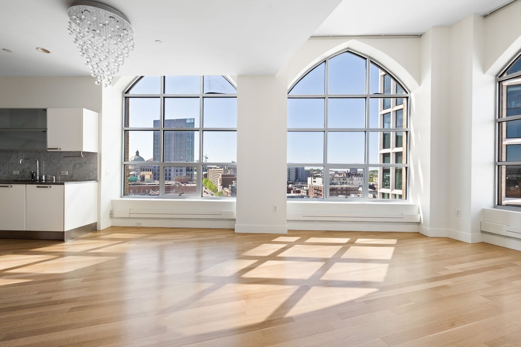 360 Newbury St, Back Bay