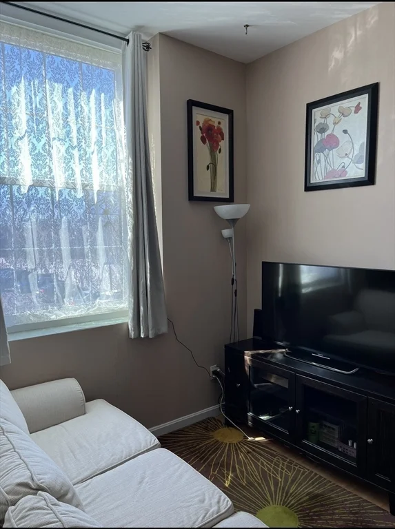 21 Linden St, Quincy