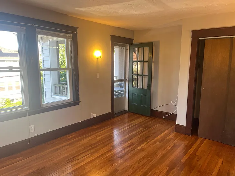 11 Nathan Rd, West End