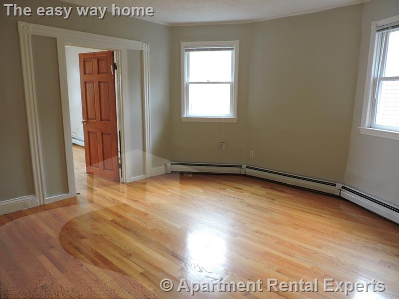 32 Speridakis Ter, Central Square