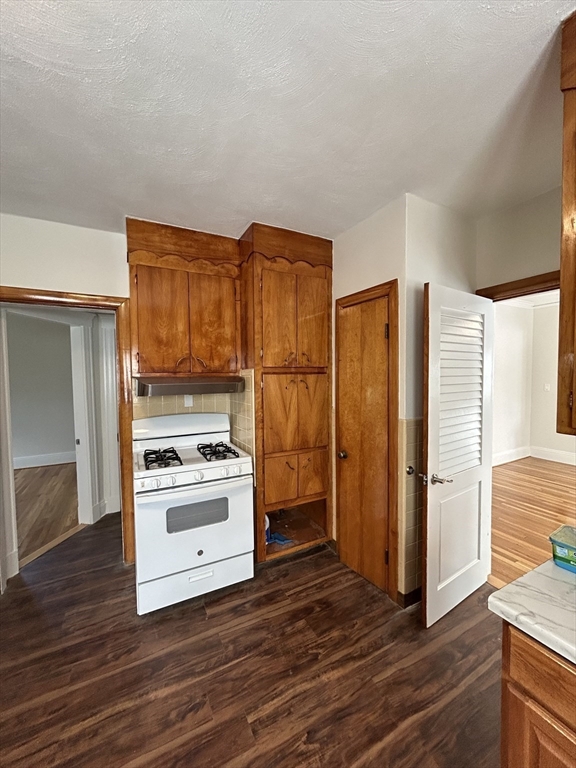 35 Leniston, Roslindale