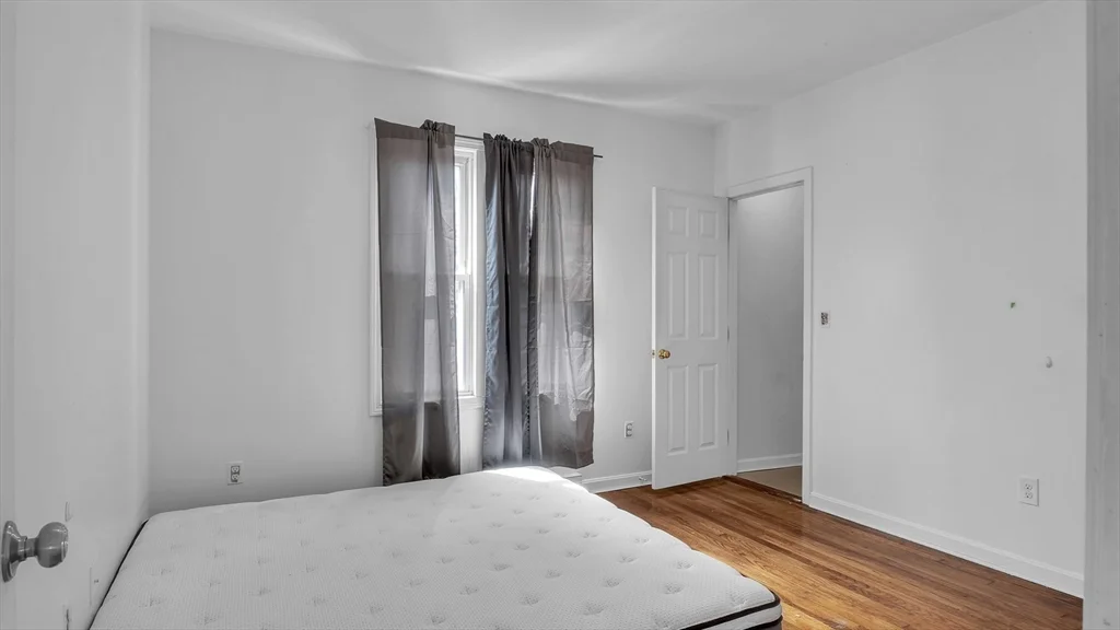 1442 Main St, Webster Square