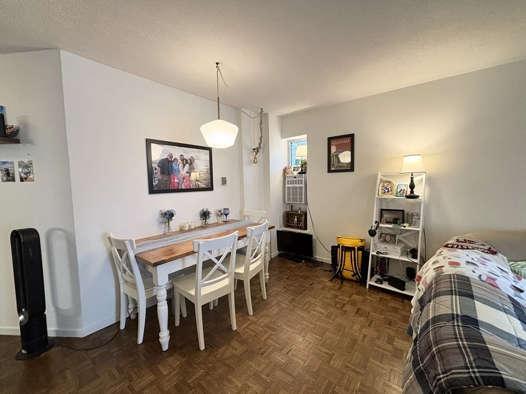 19 Winchester St, Coolidge Corner