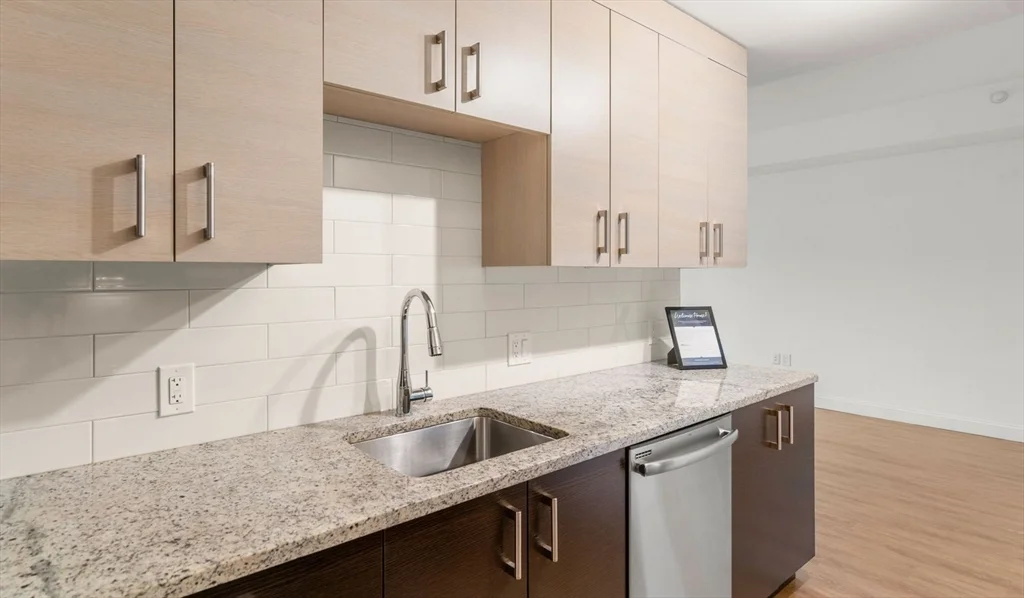 99 Kneeland St, Chinatown