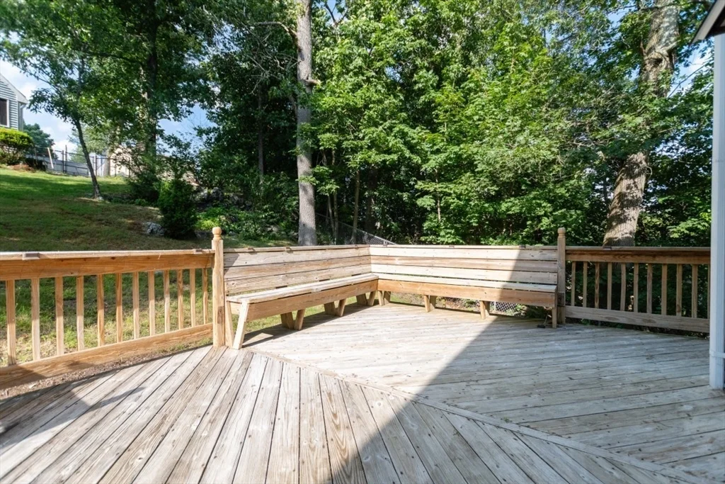 205 Hardy Pond Rd, Waltham