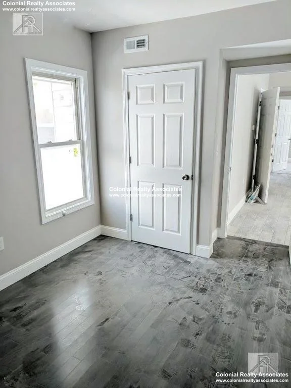 77 Linden St, Brighton