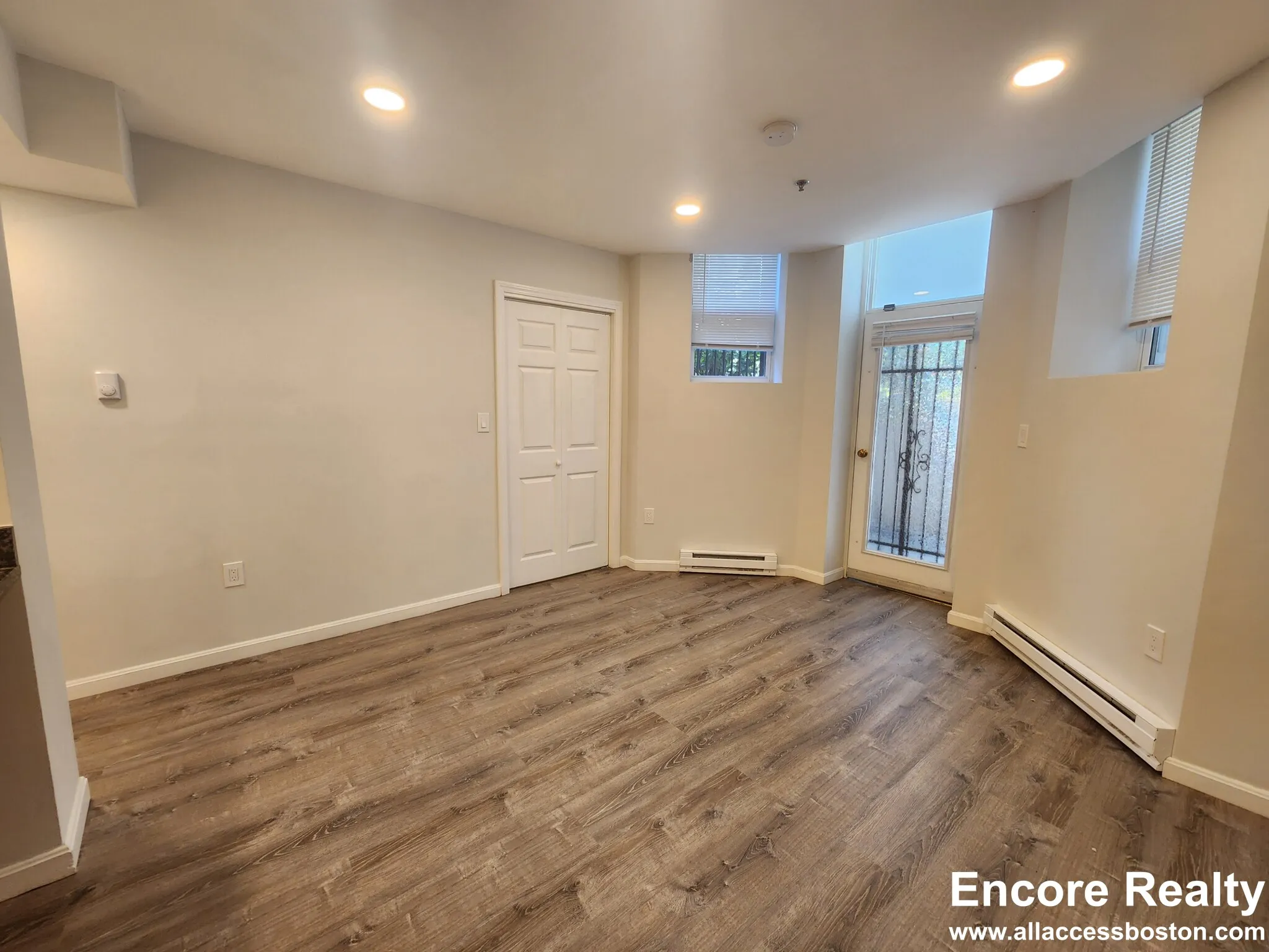 24 Queensberry St, Fenway