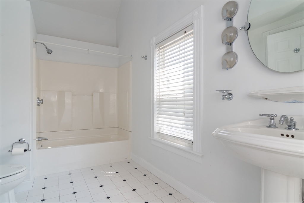 41 W Central, Natick