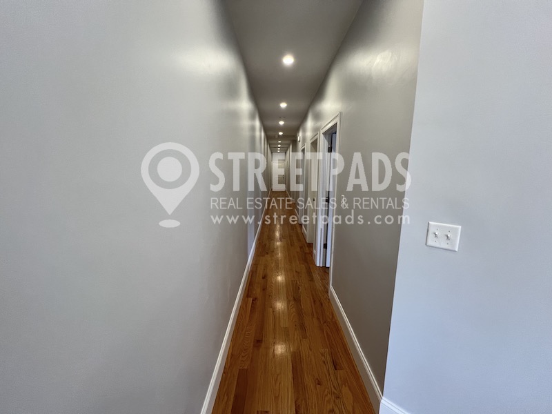 8 Islington St, Allston