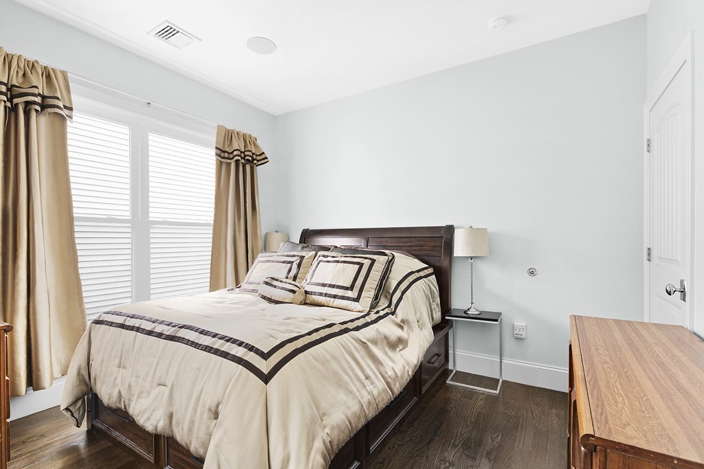 15 Preble St, South Boston