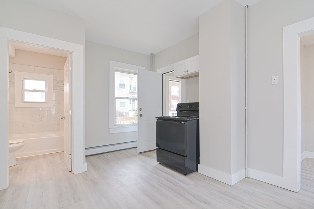 979 Dwight St, Holyoke