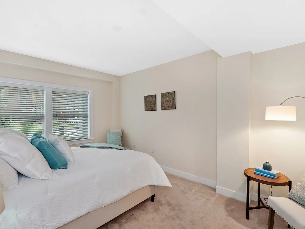 321 Hammond Pond Pkwy, Chestnut Hill