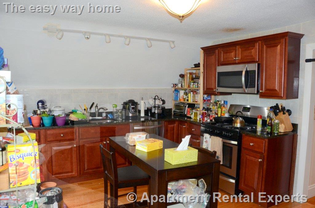 217 Willow Ave, Davis Square