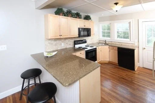 12 Green St, North Carver