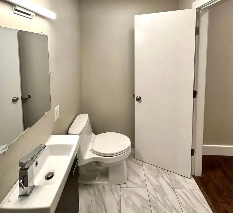 656 Saratoga St, East Boston